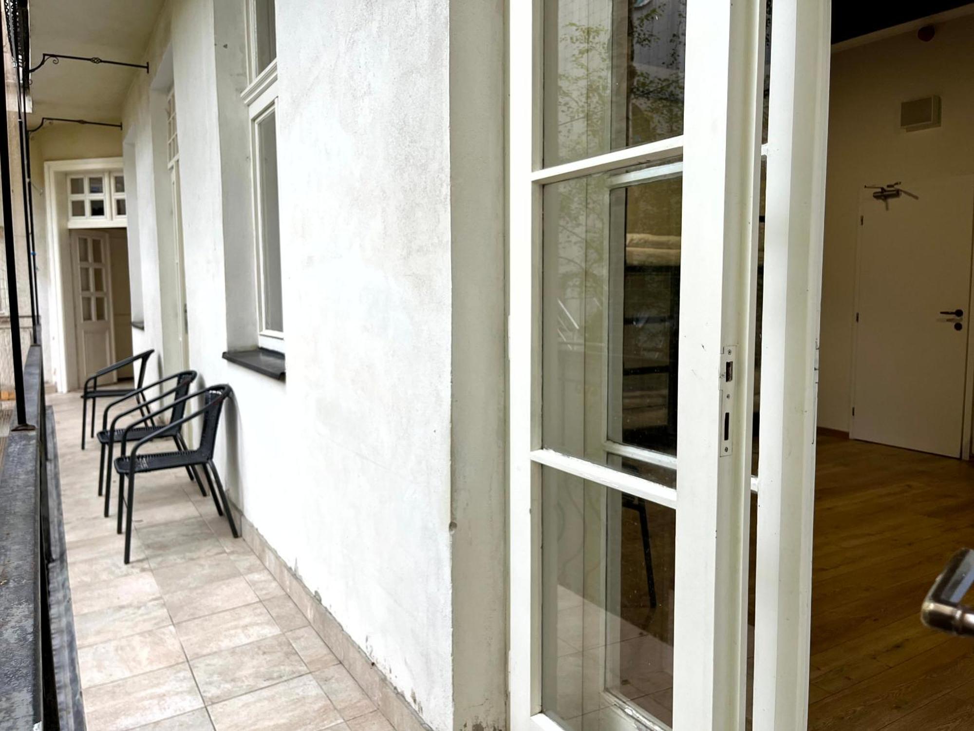 Hostel Waltz Bratislava Exterior photo